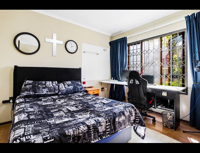 5 BEDROOM HOUSE FOR SALE IN BARBEQUE DOWNS